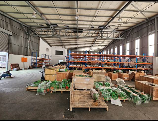 1,032M² WAREHOUSE TO LET IN NORTH RIDING